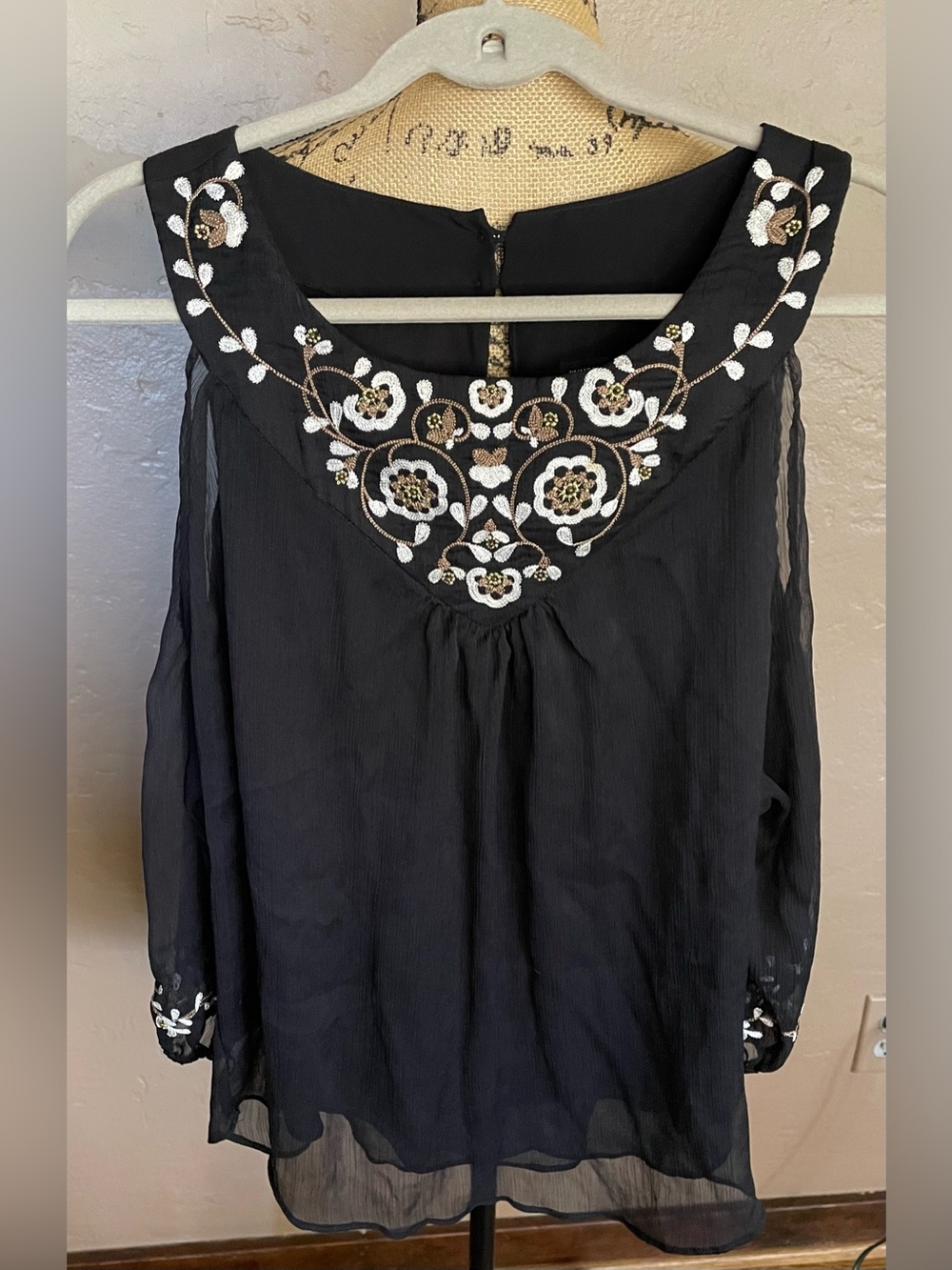 White House Black Market Black Blouse with White Gold Embroidery open slit arm